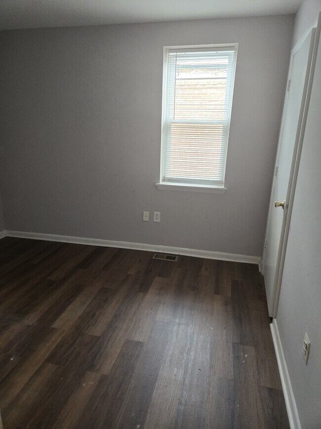Building Photo - 4206 W Girard Ave