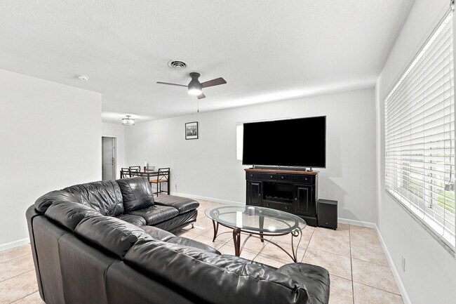 Foto del edificio - 2908 NW 48th St