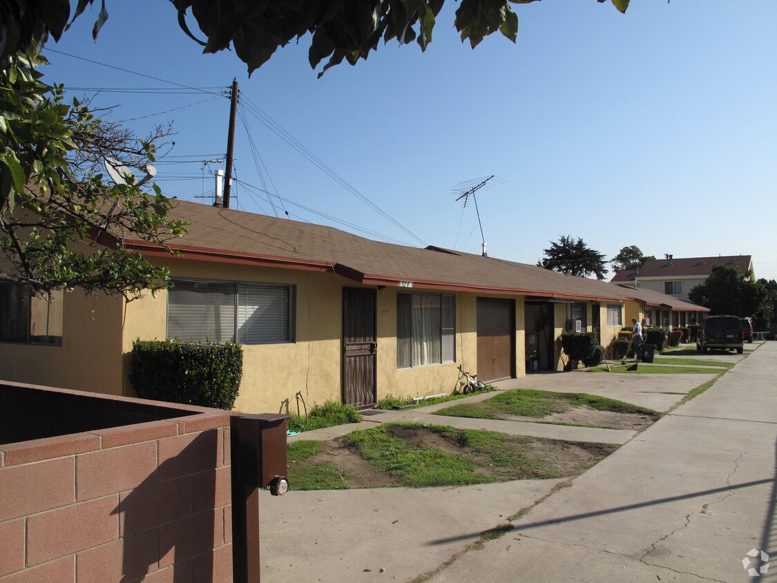 Foto del edificio - 6524 Flora Ave