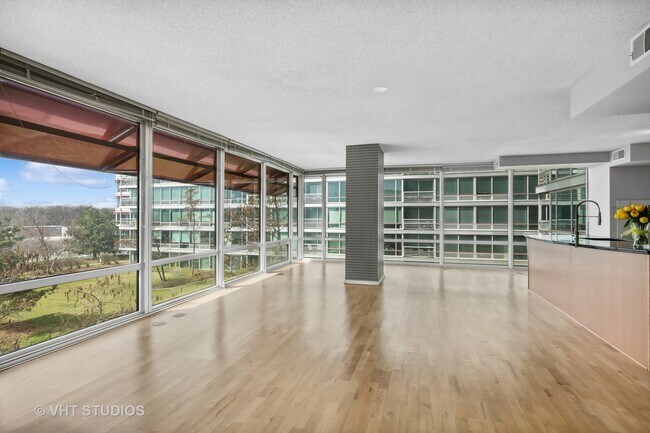 Building Photo - 9715 Woods Dr