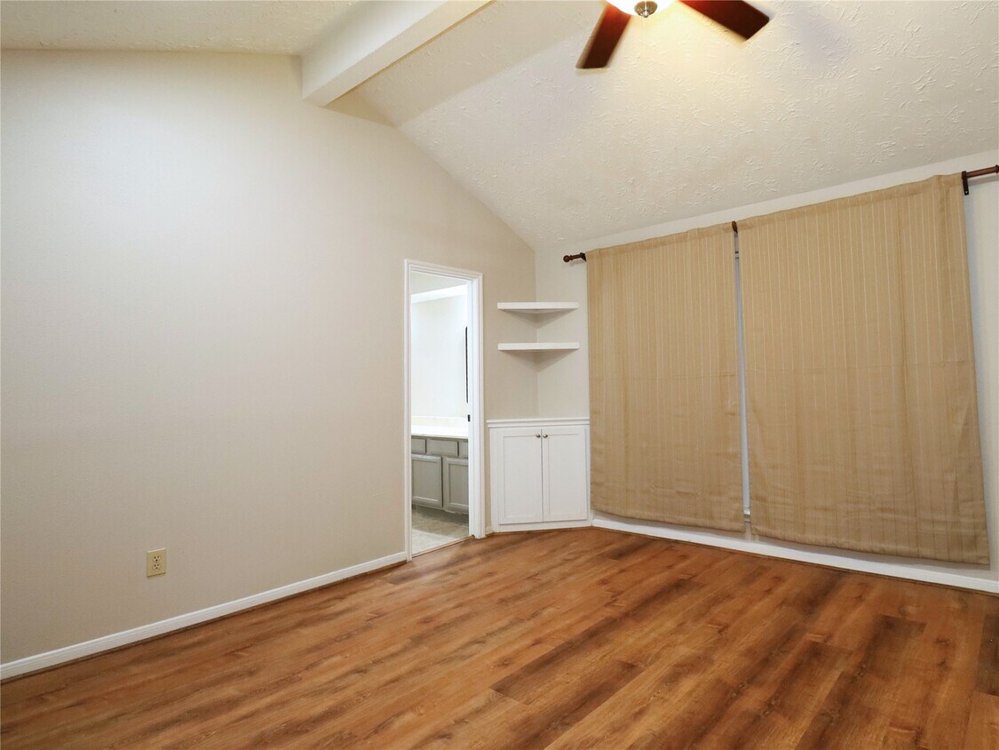 Building Photo - 3413 Benfield Dr