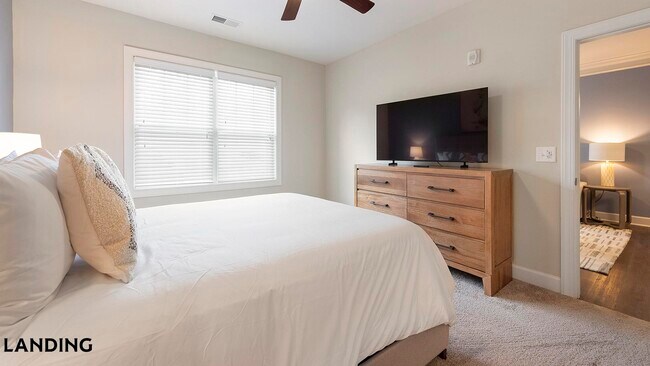 Building Photo - 3000 Daventry Cir