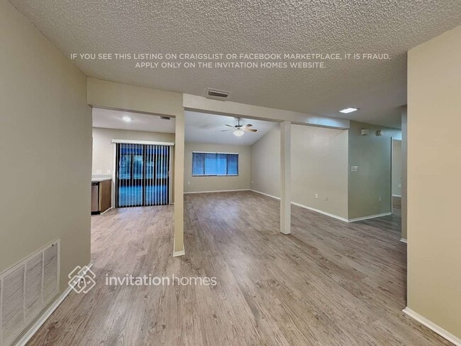 Foto del edificio - 13719 Whitby Rd