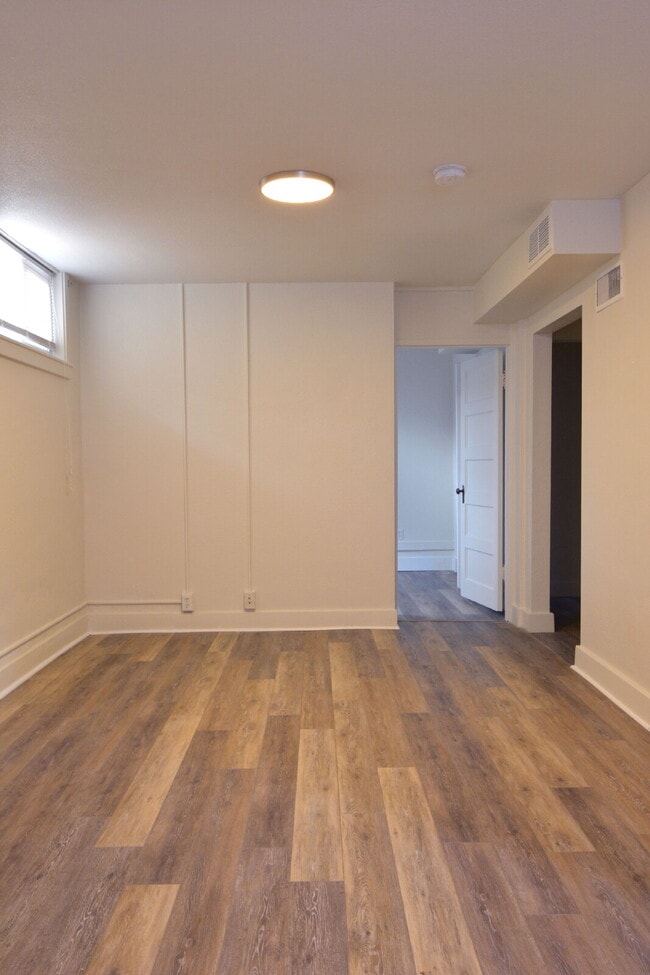 Building Photo - Cozy & Charming 2-Bedroom Apartment in Cheyenne – All Utilities Included!