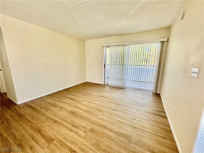 Foto del edificio - 3060 Casey Dr