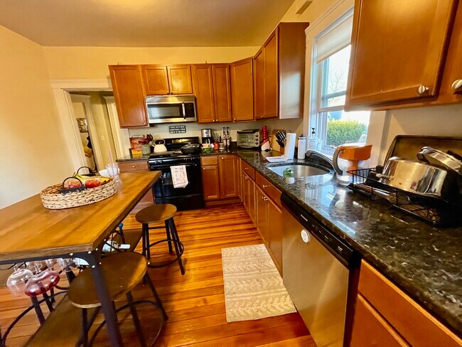 Building Photo - 32 George St