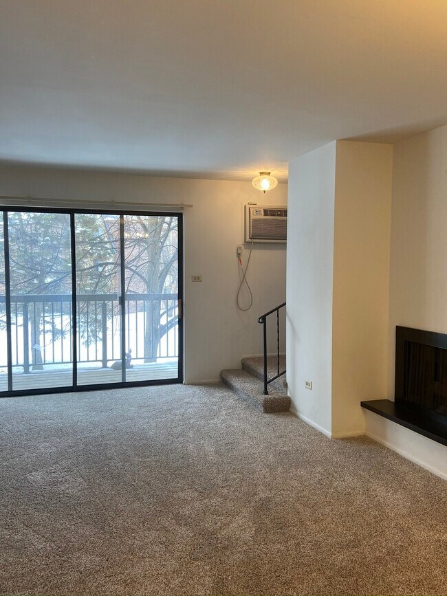 Building Photo - 803 S Dwyer Ave