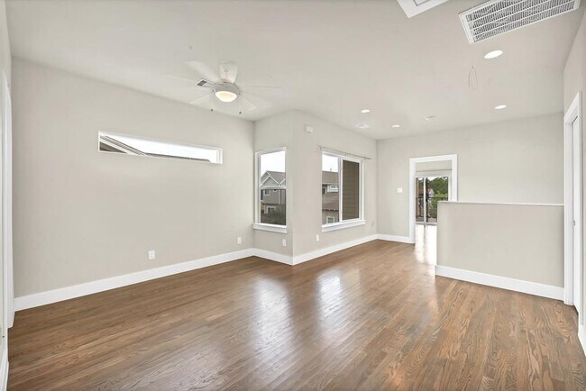Building Photo - 4411 Hershe St