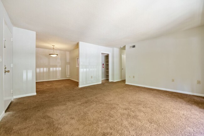 Foto del edificio - 3 bedroom, 2 bath in Bolinwood!