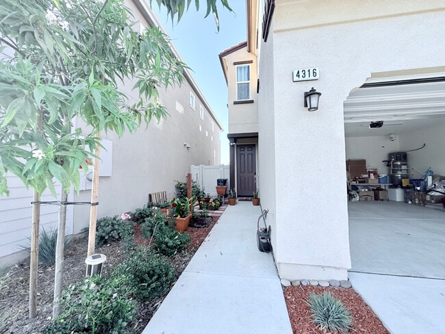 Building Photo - 4316 Cadence Wy