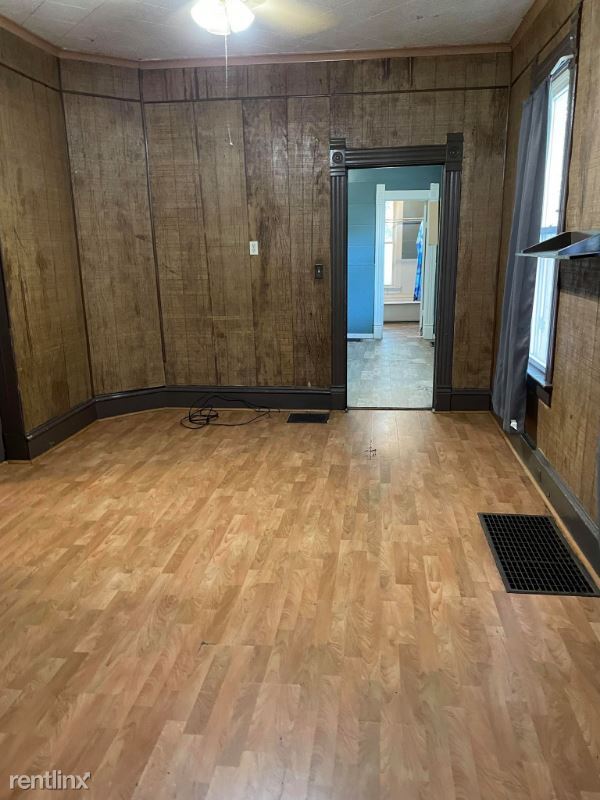 Building Photo - 3 br, 1 bath House - 1821 W Butler St