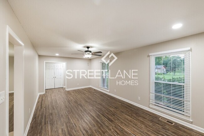 Building Photo - NOW OFFERING HALF OFF FIRST FULL MONTH!!
