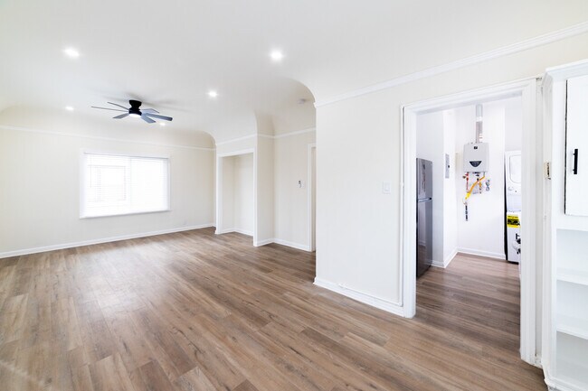 Foto del edificio - 211 N Berendo St