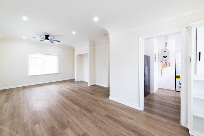 Building Photo - 211 N Berendo St