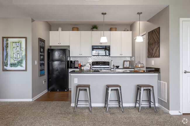 2BR, 2BA - 1,072 - Kitchen - Scioto Ridge