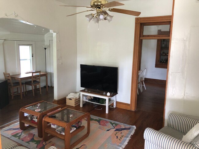 Foto del edificio - Available August 2025; Monthly rent $4,000