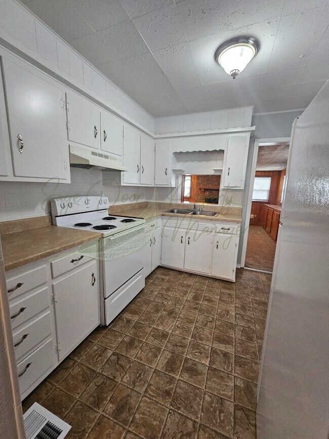 Foto del edificio - READY TO CALL HOME!!!