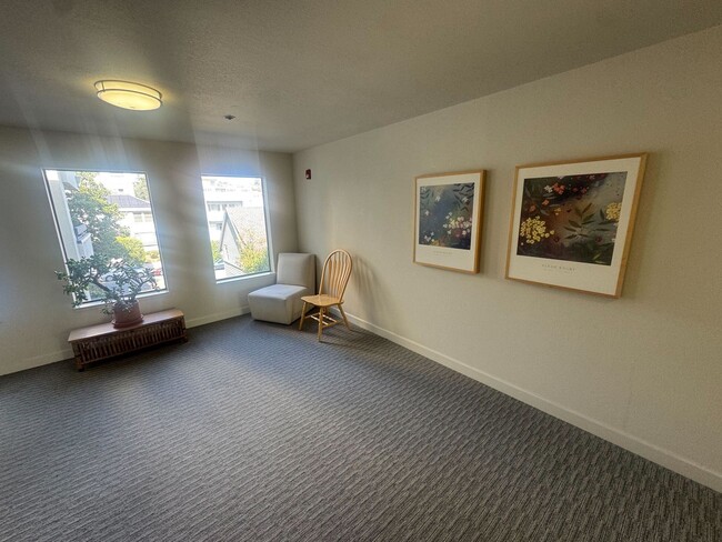 Foto del edificio - Bright & Modern 2 Bed, 2.5 Bath Condo in O...