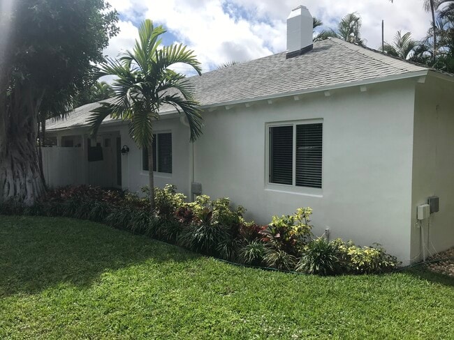 End Unit - 1225 George Bush Blvd