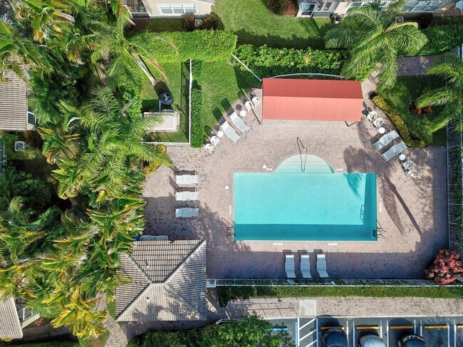 Foto del edificio - 6420 Park Lake Cir