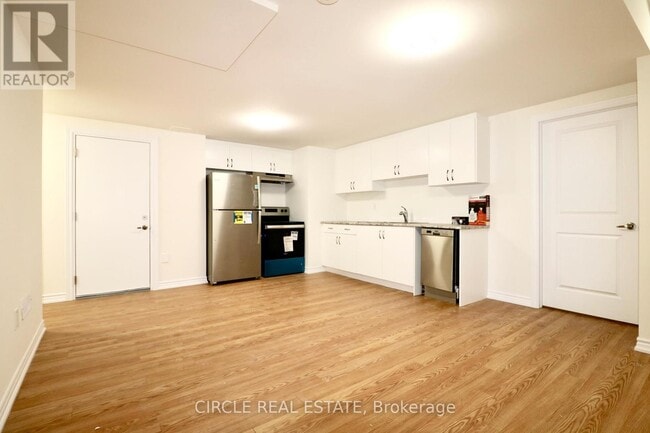 Building Photo - 40 Valleybrook Rd