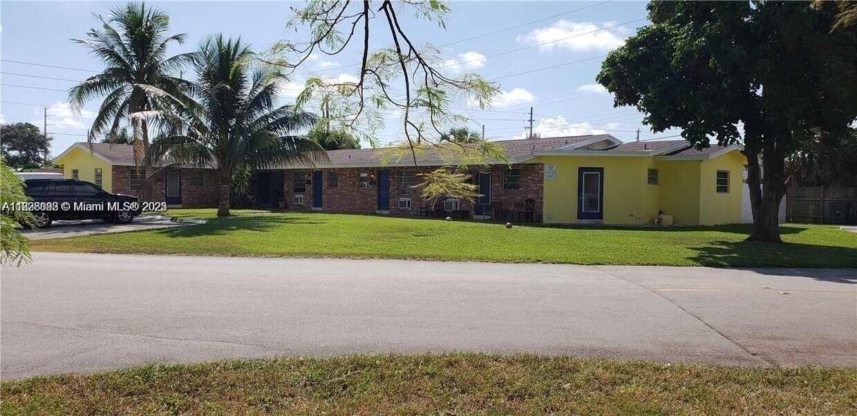 Foto principal - 200 NE 45th St