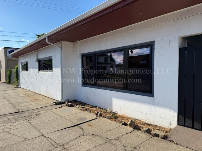 Foto del edificio - 105 W Walnut St