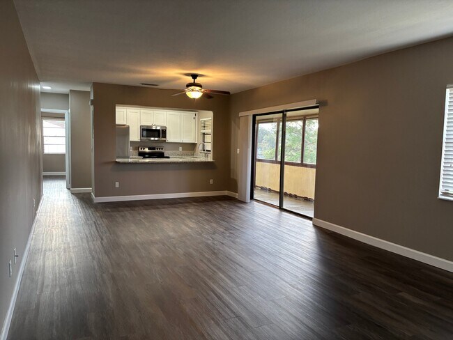 Foto del edificio - 3437 E Fort King St