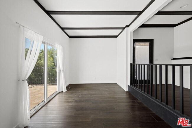 Foto del edificio - 1915 Apex Ave