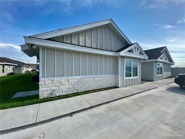 Building Photo - 2219 Northridge Ave