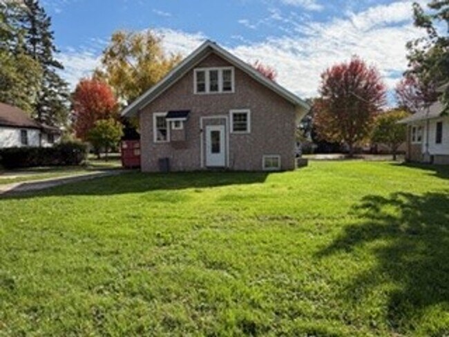 Foto del edificio - 3 Bedroom 1 BA single family in the heart ...