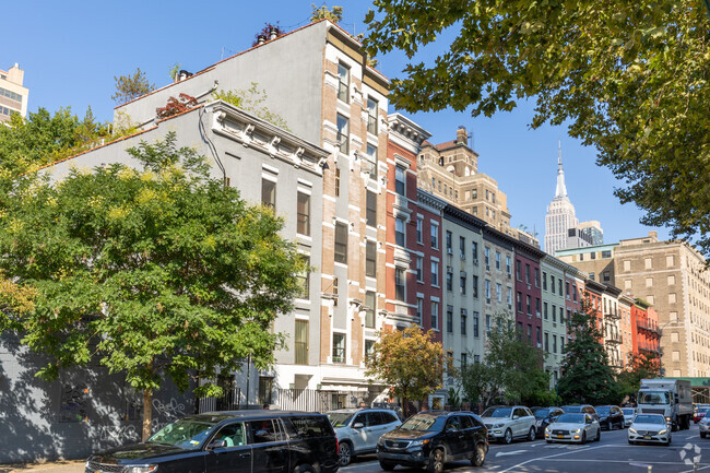 Building Photo - 357 W 29th St
