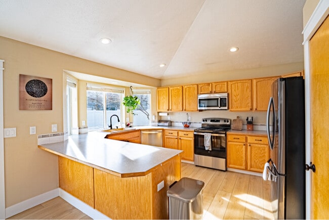 Building Photo - 24104 E Maxwell Ave