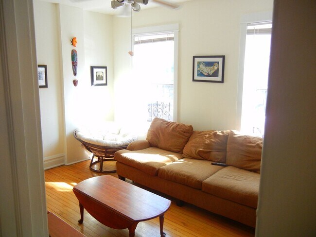 Photo - 1958 W Waveland Ave Apartment