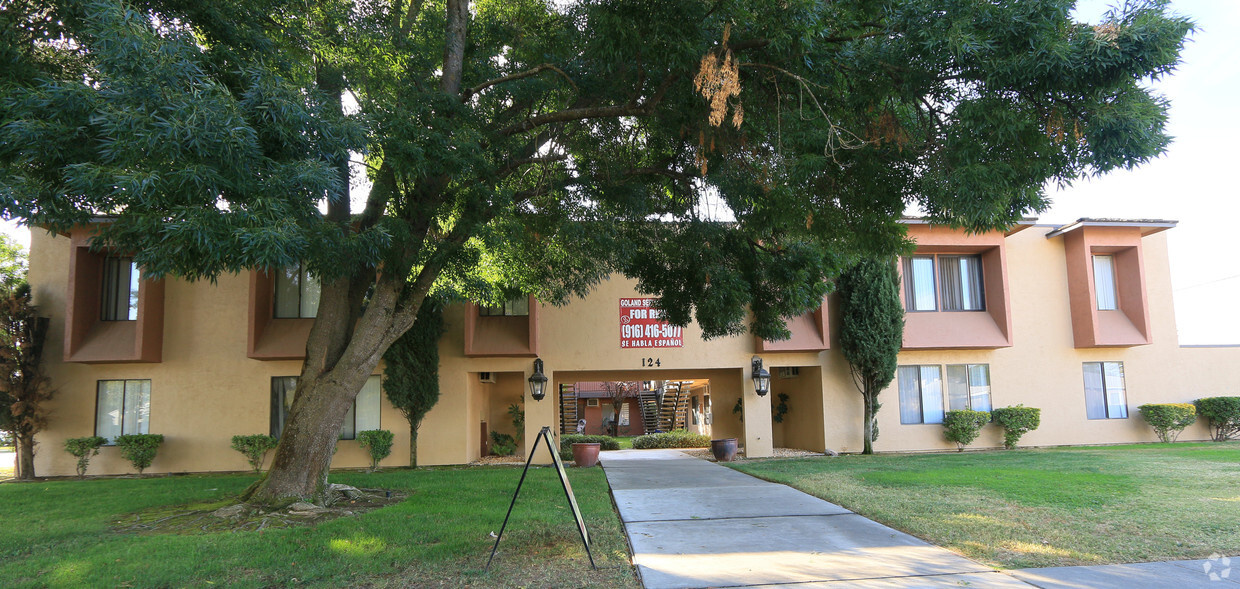 Primary Photo - Foxx Apartments