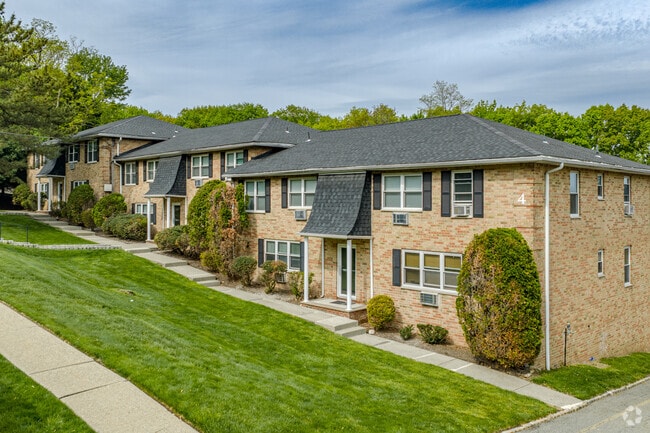 Building Photo - Hillside Gardens