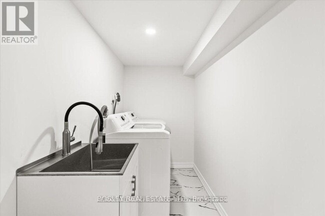 Building Photo - 14 Mulgrave St