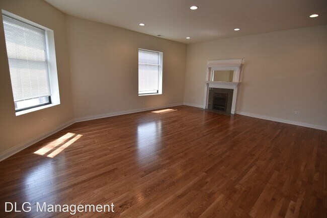 Foto del edificio - 800-802 W Belmont Ave