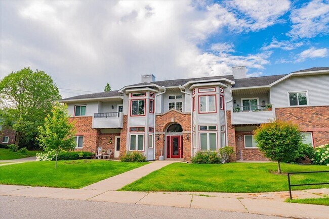 Foto del edificio - 2229 Luann Ln
