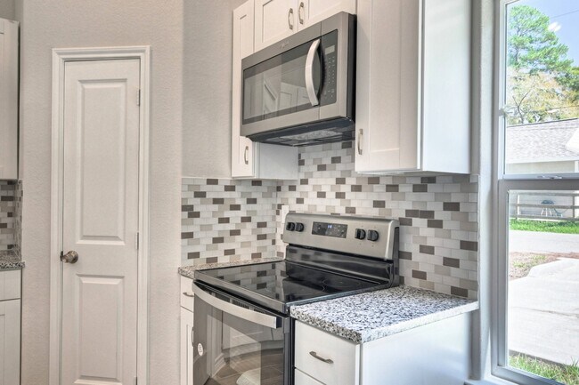 Foto del edificio - 9812 Arbor Oak