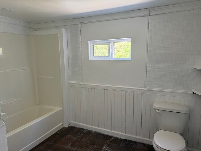Building Photo - 46 Lime Kiln Rd