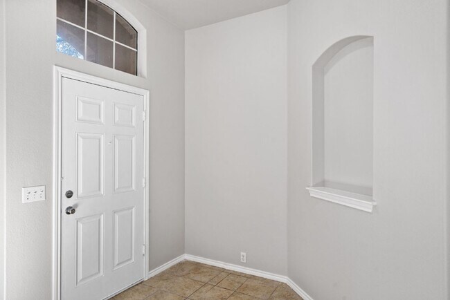 Foto del edificio - 517 Golden Creek Dr