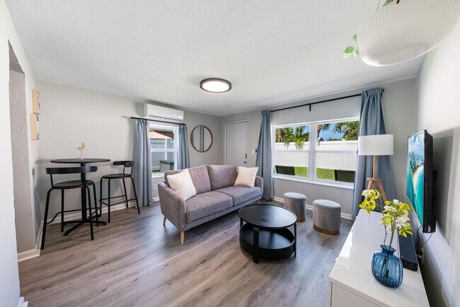 Foto del edificio - 717 SW 2nd Ct