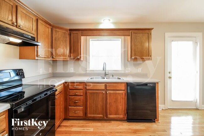 Building Photo - 4045 Salem Landing Dr