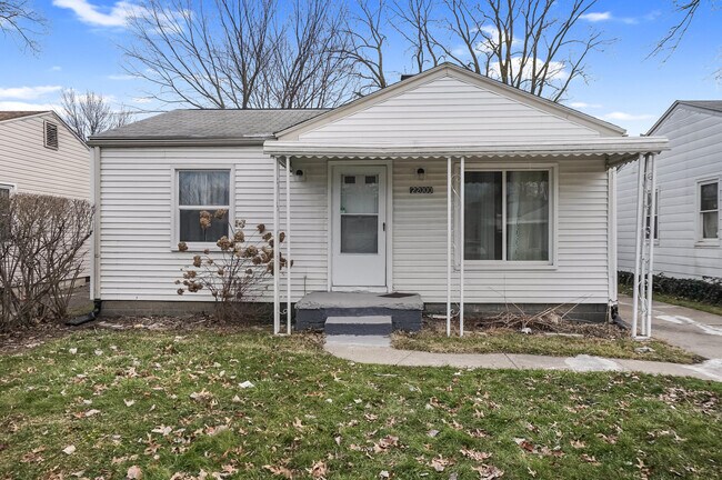 Foto del edificio - 22000 Cunningham Ave