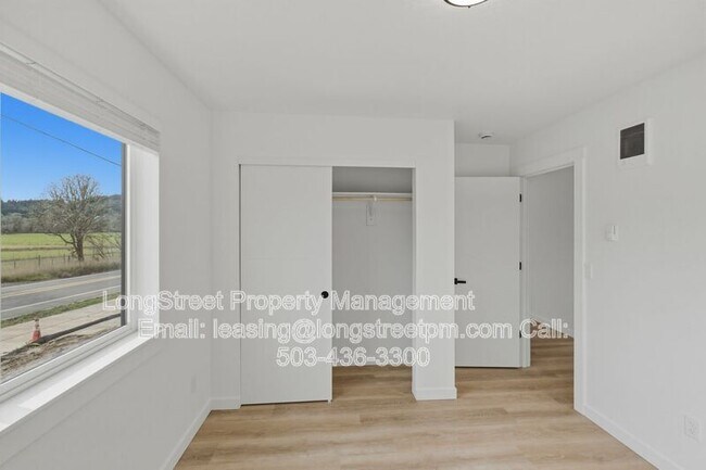 Building Photo - 810 S 19th St