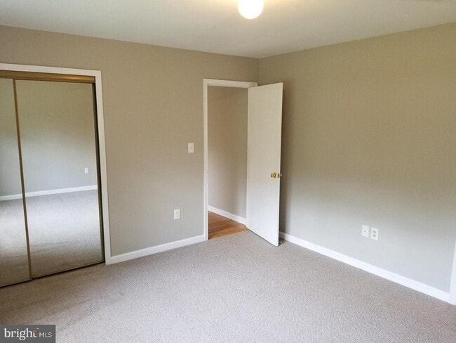 Building Photo - 8404 Sailboat Ln