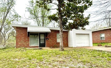 Building Photo - 1535 N Jackson Ave