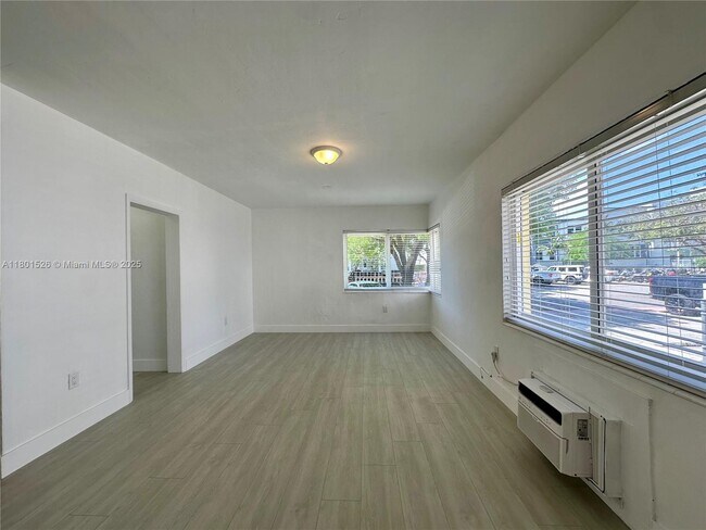 Foto del edificio - 955 Bay Dr
