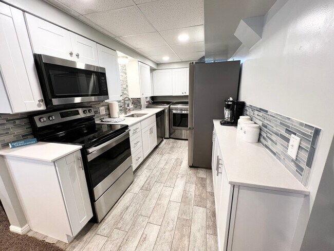 Foto del edificio - 1761 E S Woodside Dr